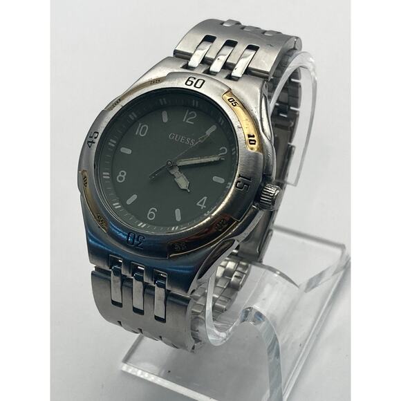 VTG Guess Mens Womens Watch 41mm - New Battery - Wrist 6.25-6.5 - Picture 1 of 10